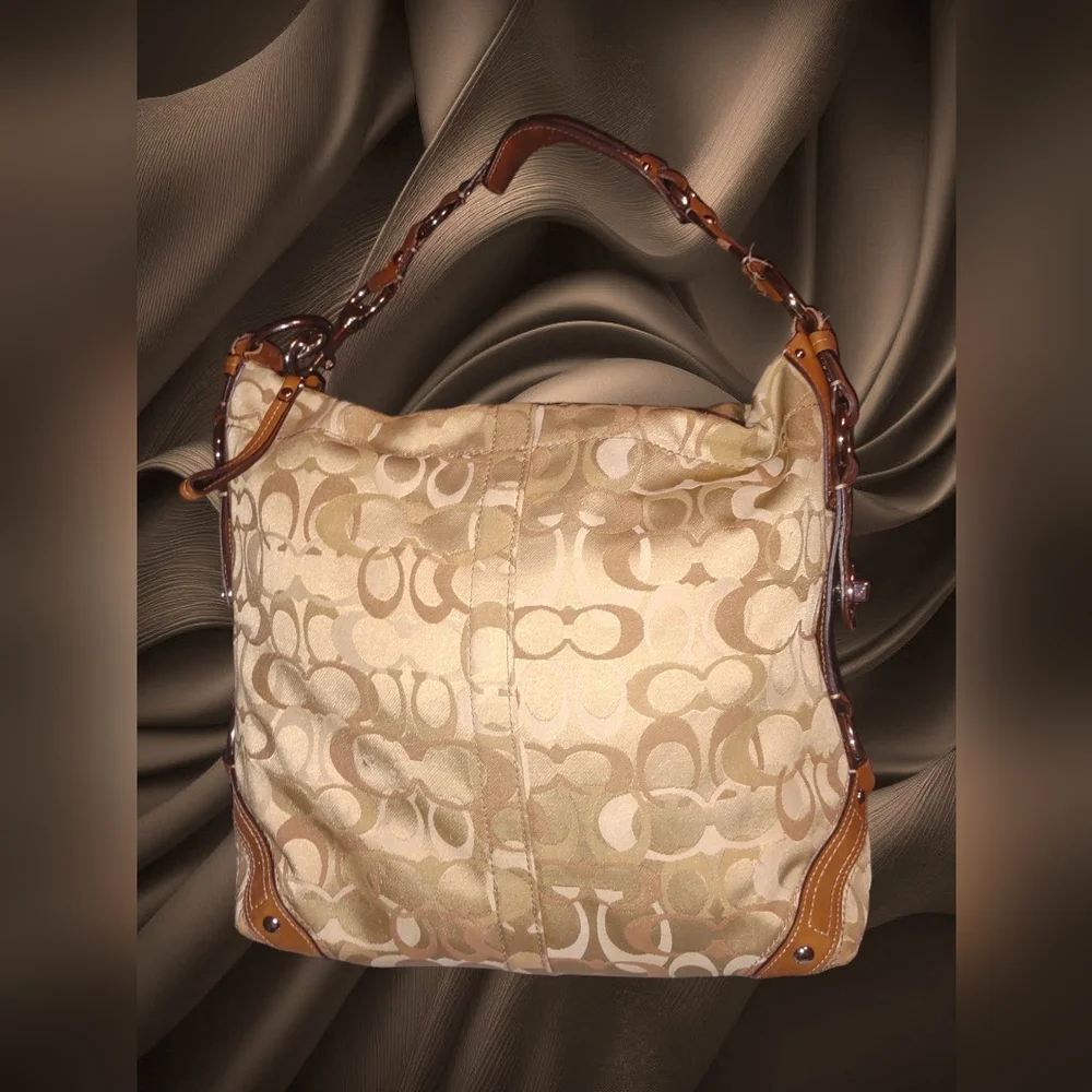 Beautiful Coach Tote - Picture 12 of 13